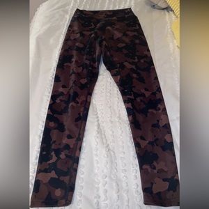 BROWN CAMO VITALITY LEGGINGS (Balance Athletica)